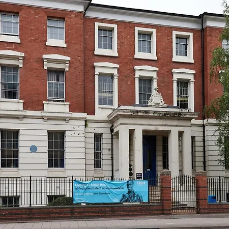 Apartment Cosy Chic Ensuite Bedrooms At Queen's Hospital Close Near City Centre Birmingham