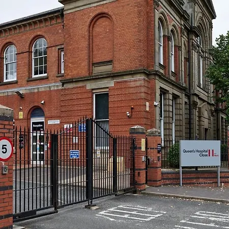 Apartment Cosy Chic Ensuite Bedrooms At Queen's Hospital Close Near City Centre *