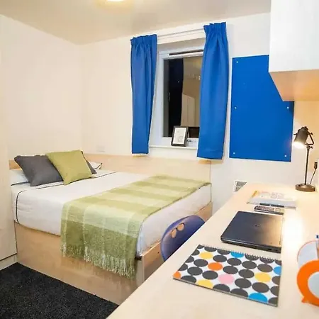 Apartment Cosy Chic Ensuite Bedrooms At Queen's Hospital Close Near City Centre *