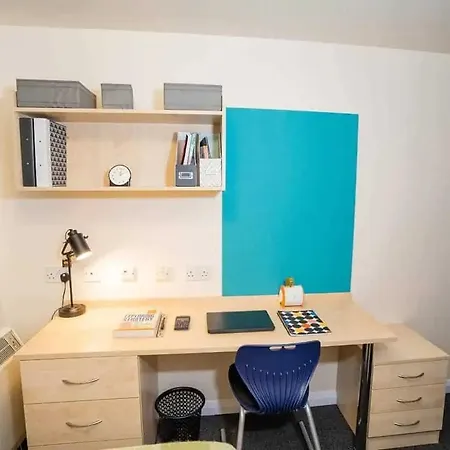 Cosy Chic Ensuite Bedrooms At Queen's Hospital Close Near City Centre Birmingham